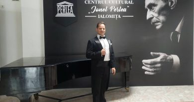 Aplauze la scenă deschisă la Galeriile Arcadia! Tenorul Paul Celmare a cucerit publicul la Salonul Anual de Carte de la Slobozia și dă startul Turneului Național 2026
