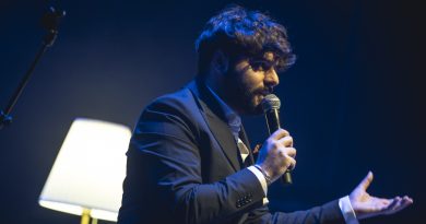 Miguel Gane, scriitorul român devenit fenomenul poeziei contemporane de limbă spaniolă, lansează volumul „Albastru” Miguel Gane, scriitorul român devenit fenomenul poeziei contemporane de limbă spaniolă, lansează volumul „Albastru”