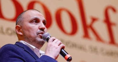 Ionuț Bonoiu lansează la Bookfest „O istorie ilustrată a afacerilor din România de pe la 1850 până în 1948”